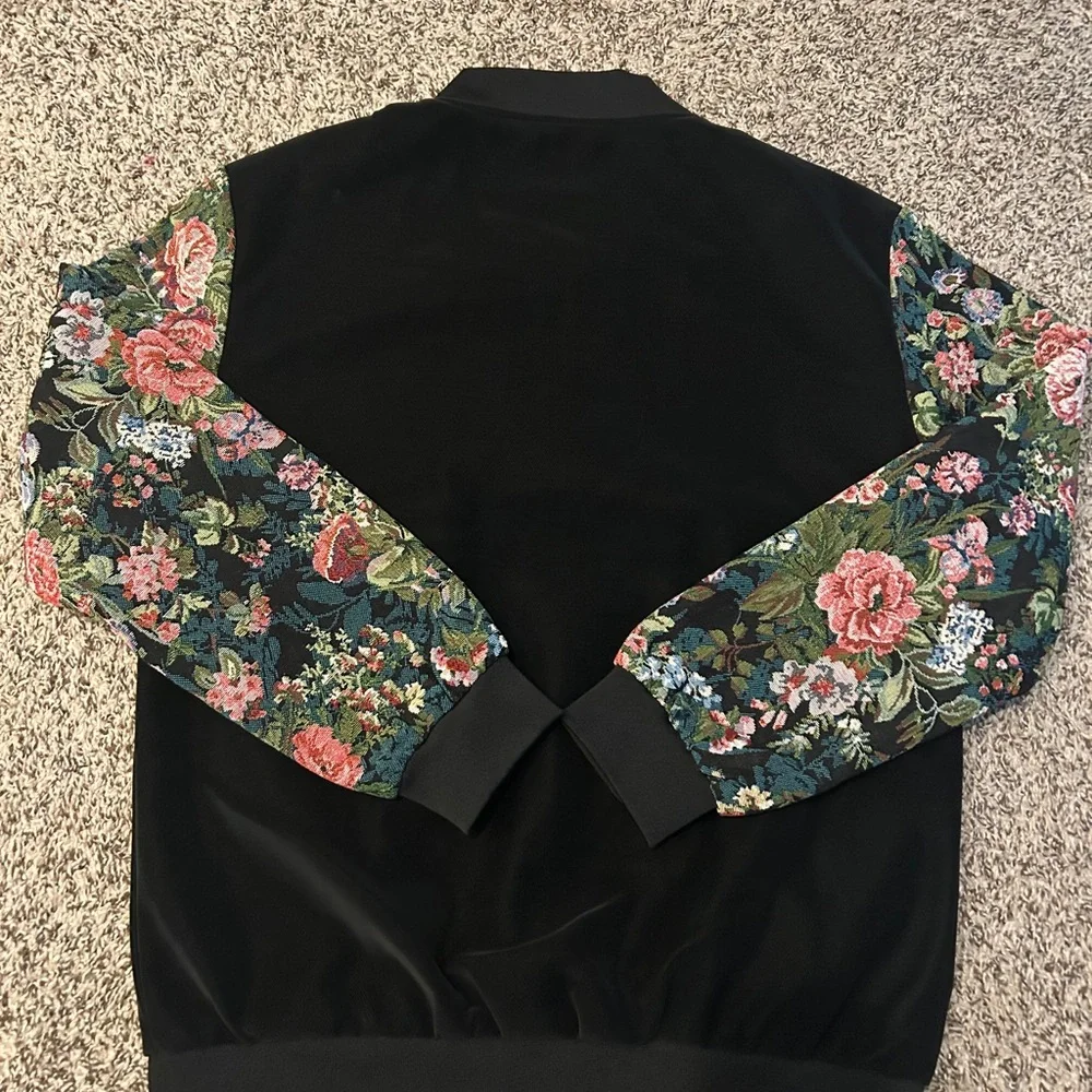 V.I.P. Collection Black/Floral Jacket - Picture 7 of 10